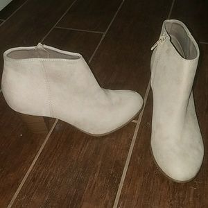 Great condition OLD NAVY boots